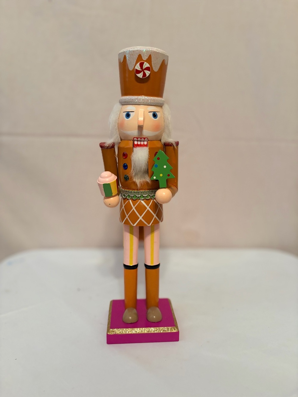 Santa's Workshop 14-inch wooden gingerbread soldier nutcracker